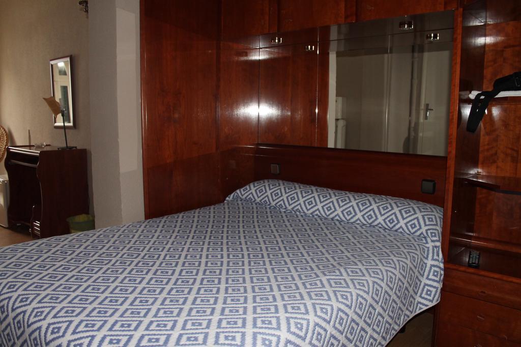 Hostal Trevinca 马德里 外观 照片