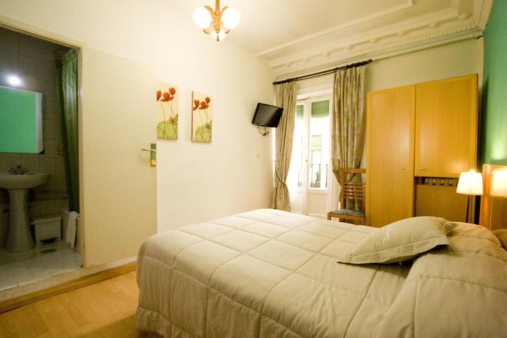 Hostal Trevinca 马德里 外观 照片