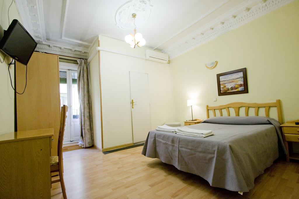 Hostal Trevinca 马德里 外观 照片