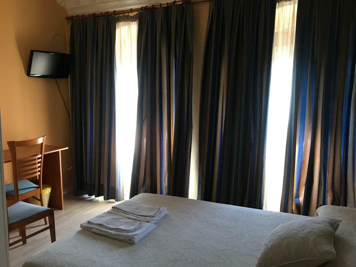 Hostal Trevinca 马德里 外观 照片